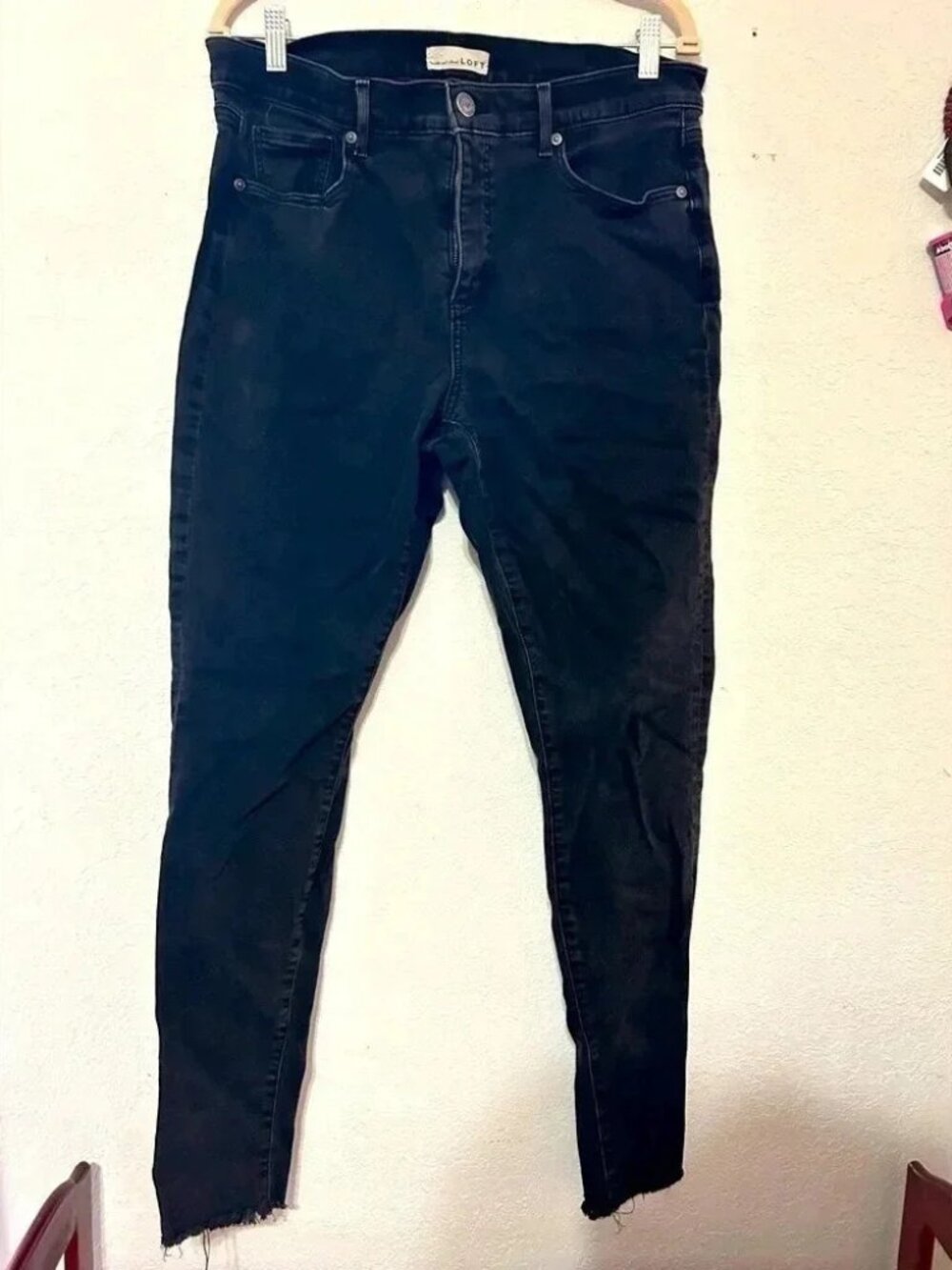 LOFT frayed hem skinny jeans size 32